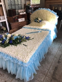 6ft life size bed tribute