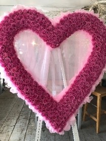 4ft Pink Rose Heart