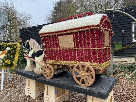 4ft long Reading wagon with Horse
