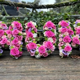 Vibrant Pink rose Mum Tribute